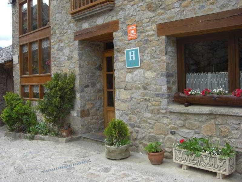 Hotel Lo Paller Valencia D'Aneu Exterior photo